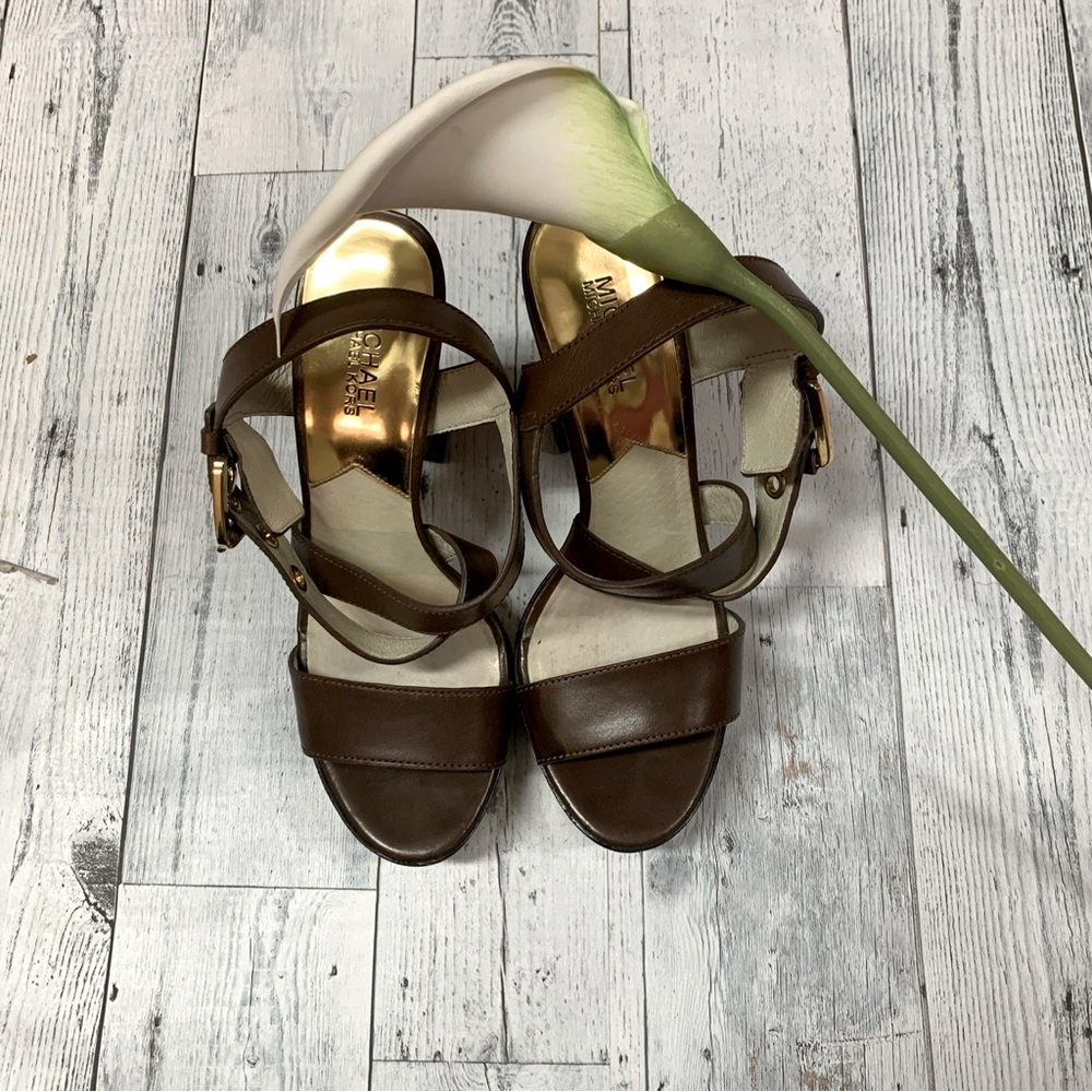 Woman’s Michael Kors Brown Platform Sandals Sz 10 M